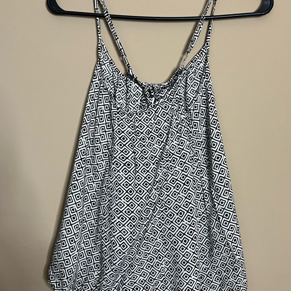 Old Navy Black and White Patterned Top